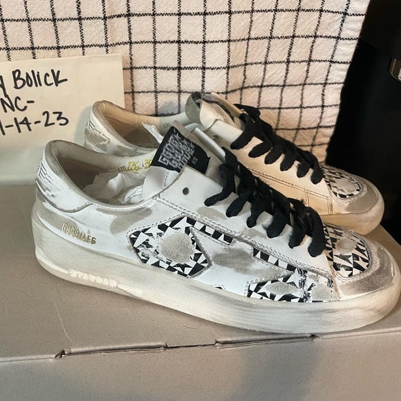 Golden Goose Sneakers - Picture 2 of 9